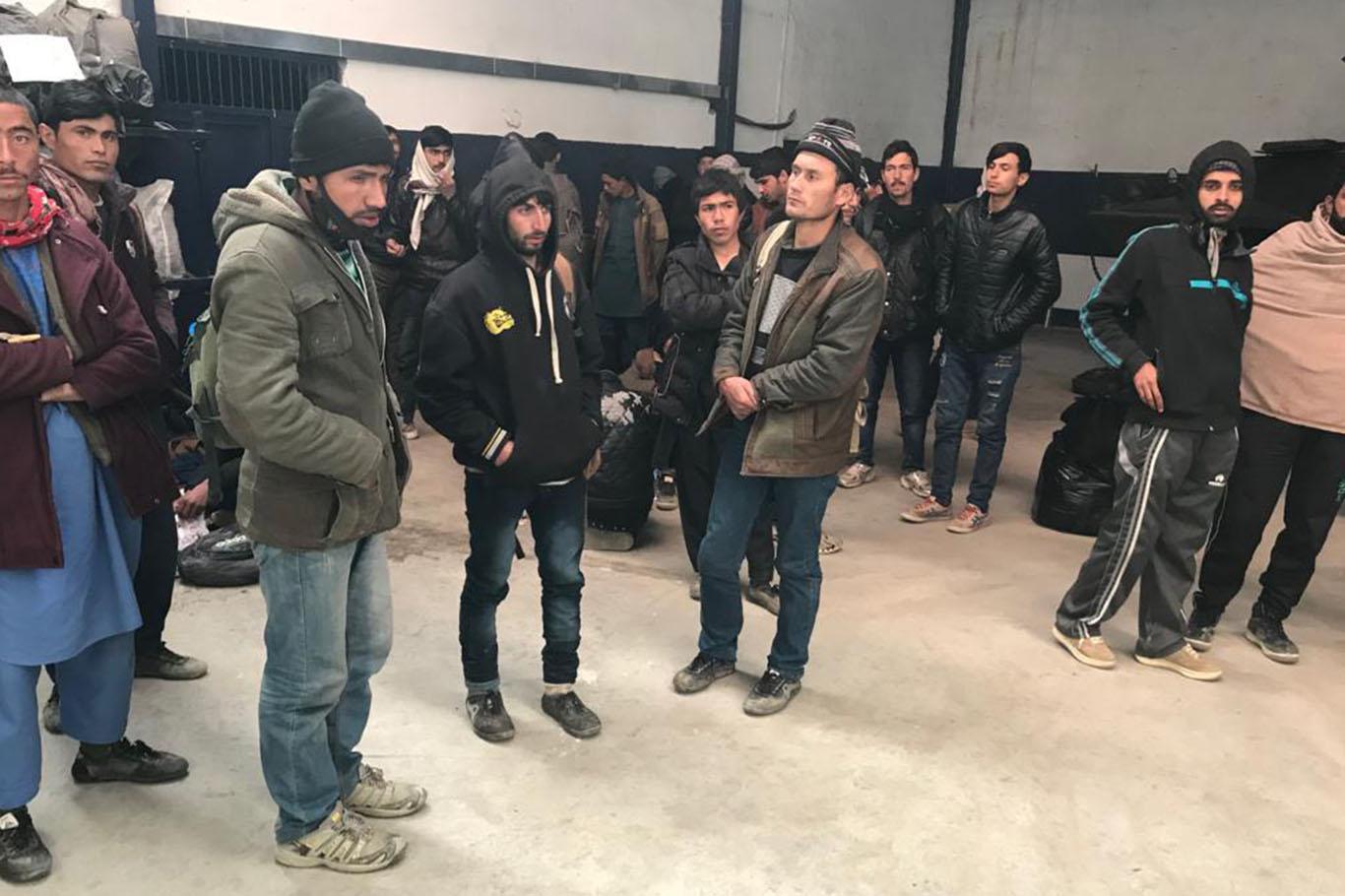 Van’da 60 göçmen yakalandı Van’da 60 göçmen yakalandı